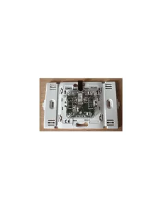 Living int - commande radio plate