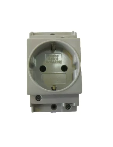 Bticino e30//16 presa con contatti laterali di terra 10//16a schuco 2m din
