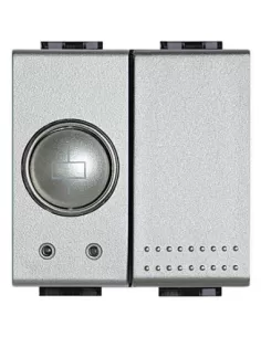 Actionneur de charge Bticino light tech scs 16a avec bouton nt4672