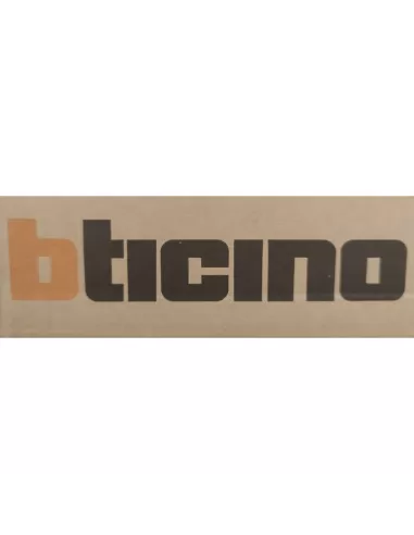 Bticino 4984 connects living telephone to 4 pairs