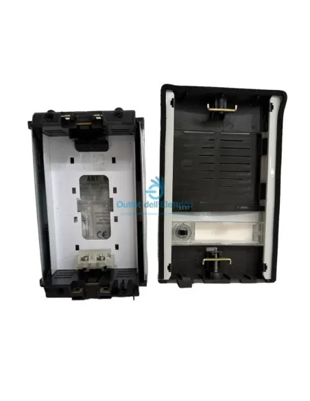 Vimar 8911 Einfamilien-Türsprechanlage in Hellgrau mit Kasten und Rahmen, ohne Elektronikmodul