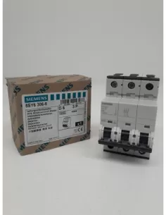 Interruptor automático Siemens 3P 6A 6KA de curva D de 3 módulos 5SY63068