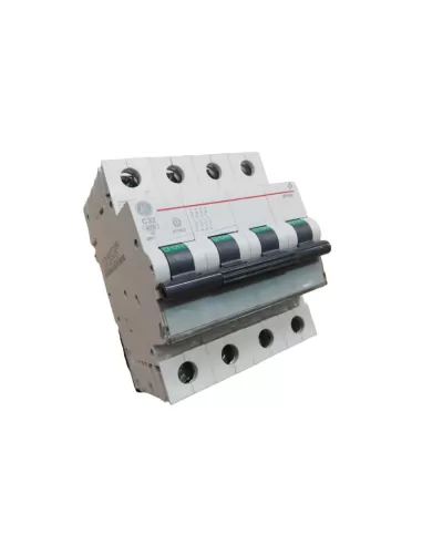 Disjoncteur GE Power 671952 EP454C32 4P 32A 4 500A//6kA C 4M
