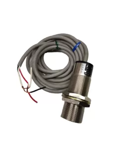 Capteur inductif Omron TL-XP10 M30 10-30 V CC NPN avec câble