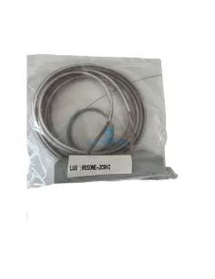 Rectangular ceiling rose with 2 transparent 3x1 cables and 2 grey steel cables