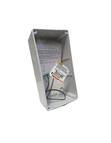 Boîte à parois lisses Merlin Gerin 83909 pour prises de la série compacte