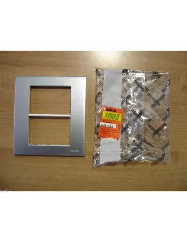 Plaque aluminium naturel Bticino light 3 places n4816aa