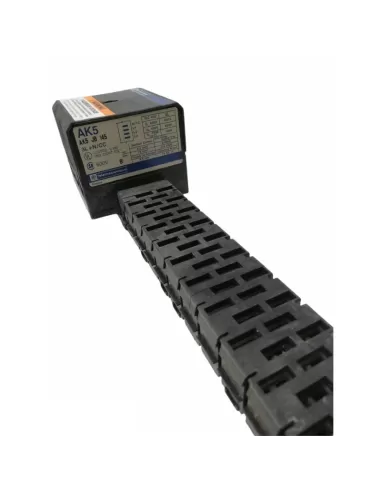 Telemecanique ak5jb145 jeu de barre 160a 560mm