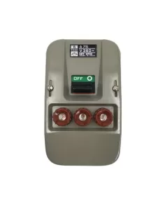 Bticino 0603 interruttore tripolare da parete con fusibile a cartuccia 26a 380v (603)