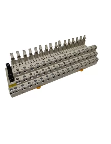 Bloc de connexion pour automate programmable Omron G70AZOC164-10318, interface 16 broches, sortie PNP