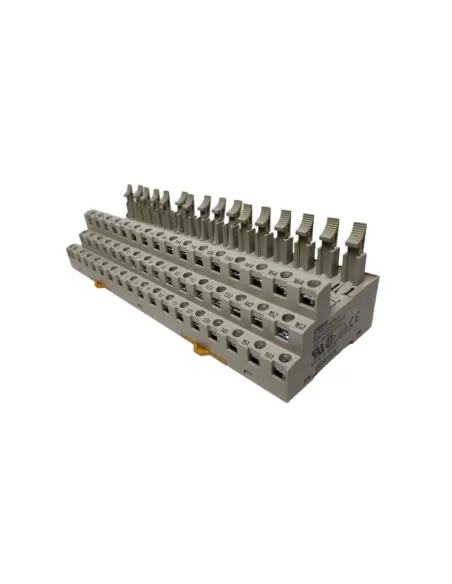 Omron g70azoc164-10318 plc terminal block interface 16do relay-out pnp plc