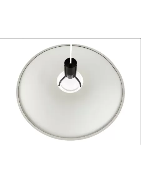 Suspension Flos 2133 de 1973, conçue par Gino Sarfatti, ampoule E27, 1 x 150 W, dimensions : 120 cm x 76 cm.