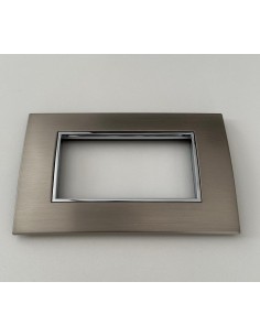 Plaque métallique carrée en acier brossé. 4m