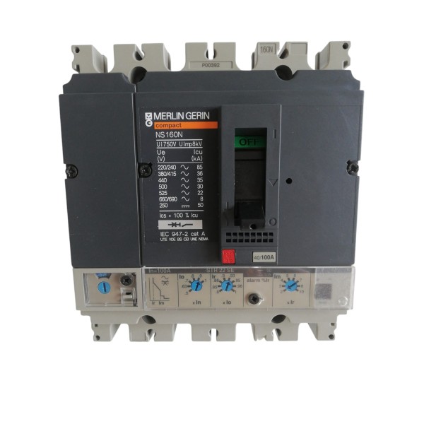 Disjoncteur Merlin Gerin 30781 NS160N FX 4P 100A 36KA avec déclencheur STR22SE