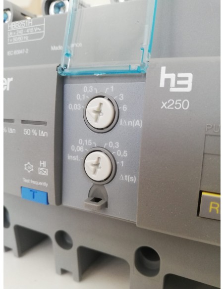 Blocage de différentiel Hager hbb251h reg-rit x 250 4p 250a