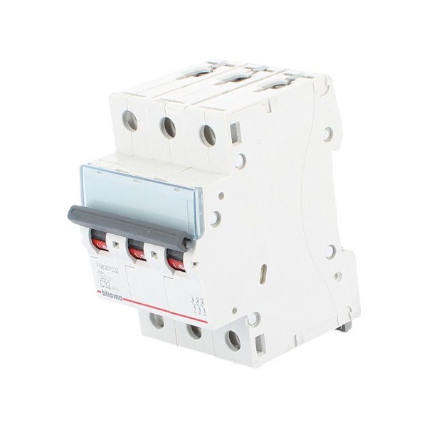 Disjoncteur triphasé Bticino FN830YC32 BTDIN, courbe en C, 32 A, 10 kA, 400 V, 230 V