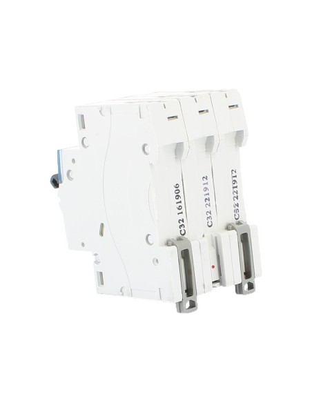 Bticino fn830yc32 btdin 3p c curve circuit breaker 32a 10ka 400v 230v