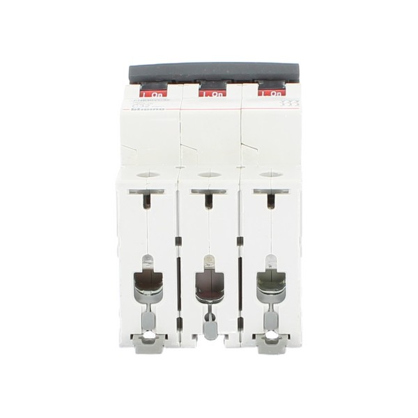 Disjoncteur triphasé Bticino FN830YC32 BTDIN, courbe en C, 32 A, 10 kA, 400 V, 230 V