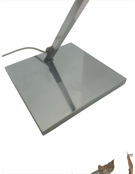 Flos kelvin T e27 60w alluminio c/ base lucida (con lievi difetti) usato per esposizione