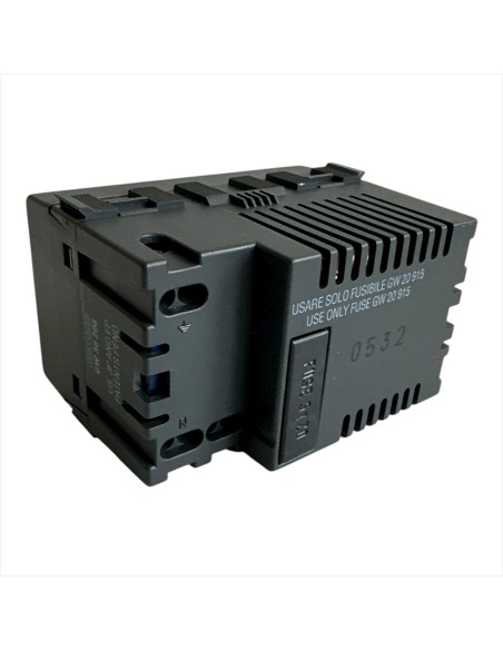 Prise d'alimentation à double usage Gewiss gw30208 sicur-play contrôlée par bus de jeu