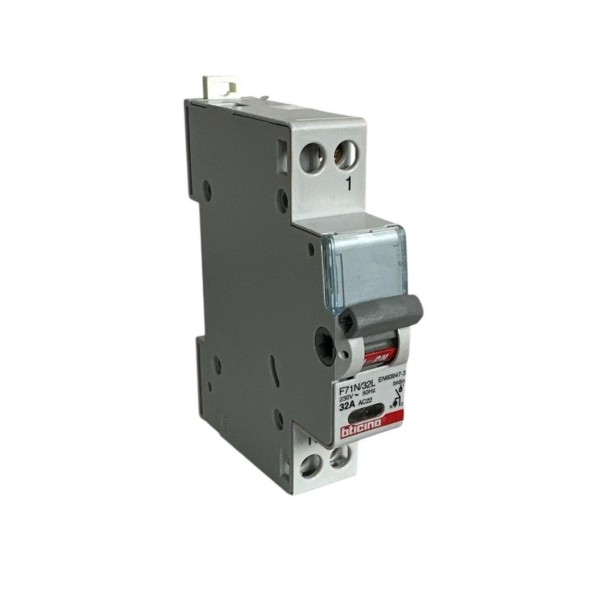 Interruptor/seccionador Bticino btdin 1p 32a indicador luminoso 1 módulo DIN f71n//32l