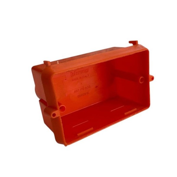 Boîte à 3 emplacements Bticino ps503 pour murs en béton préfabriqués