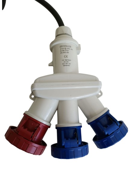 Adaptateur triple Scame 606 3515-059 avec câble IP66, prise tripolaire 16 A, 2 prises tripolaire 16 A // 1 prise tripolaire 16 A