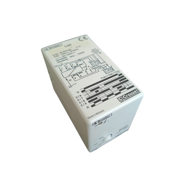 Relais de contrôle de niveau Crouzet 84870403 l2n 110 Vca sans étiquette