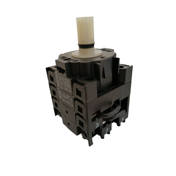 BRETER COMMUTATORE VOLTMETRICO 3 TENS. 16A