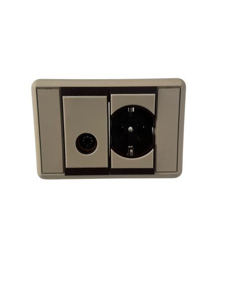 Terraneo 4 Mod-Platte mit Schuko 16a + 7-poliger DIN-Buchse