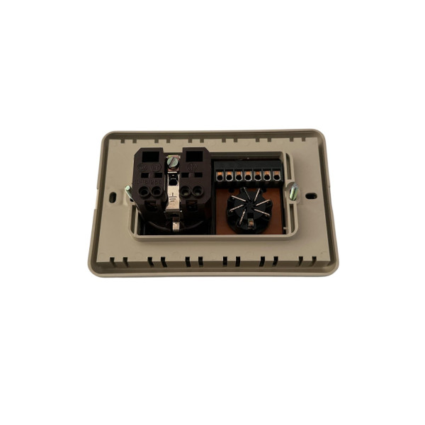 Plaque de terre à 4 modules avec prise Schuko 16 A + prise DIN 7 broches